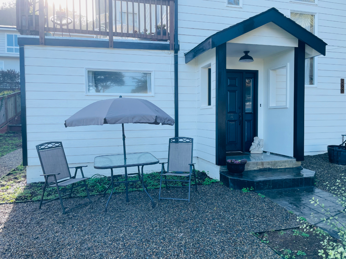 1 Bedroom Suite at the Beach - Private Entrance - Photo 3