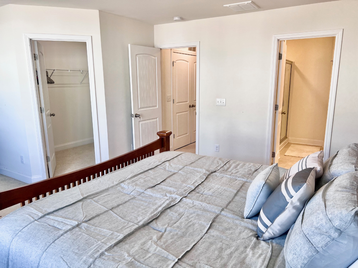 Spacious Master bedroom (1 of 2 bedrooms)