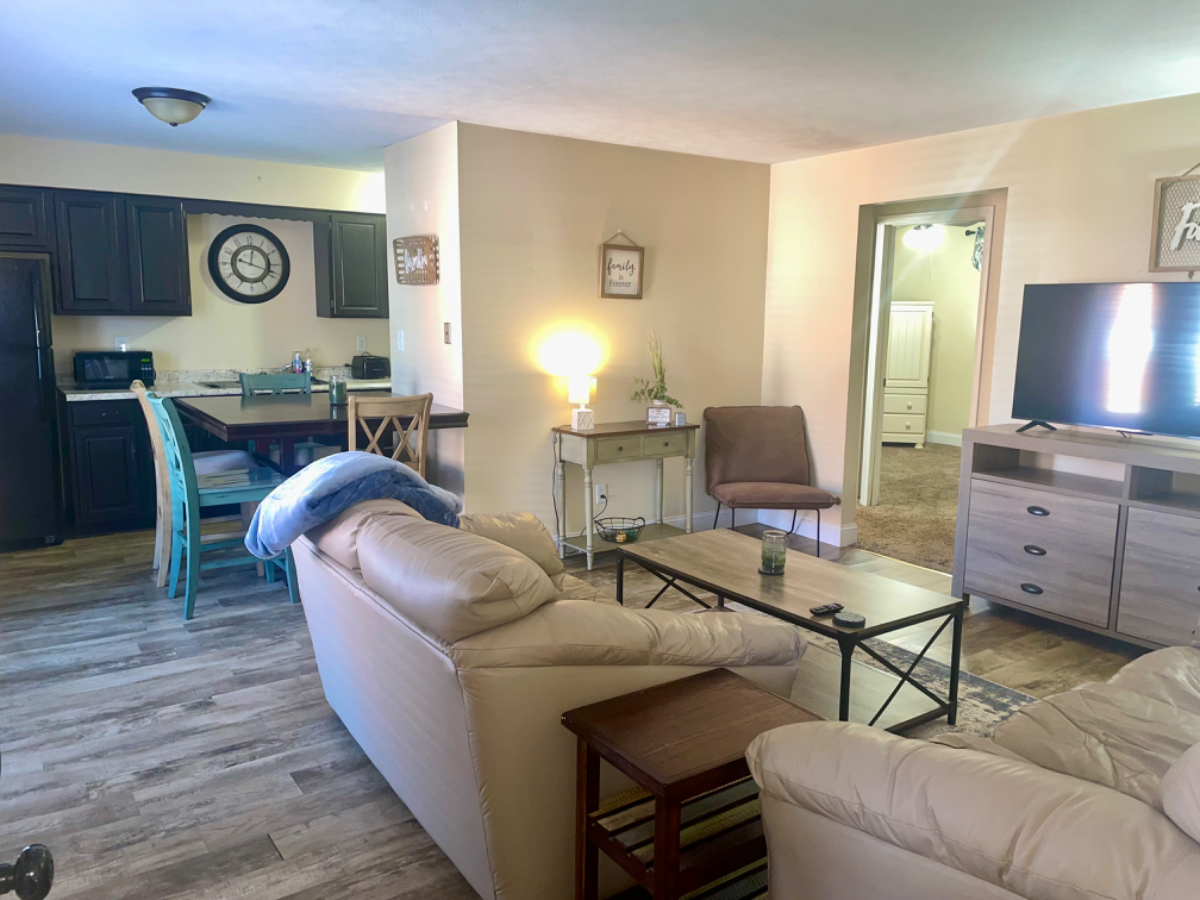 Cozy Condo - Photo 2