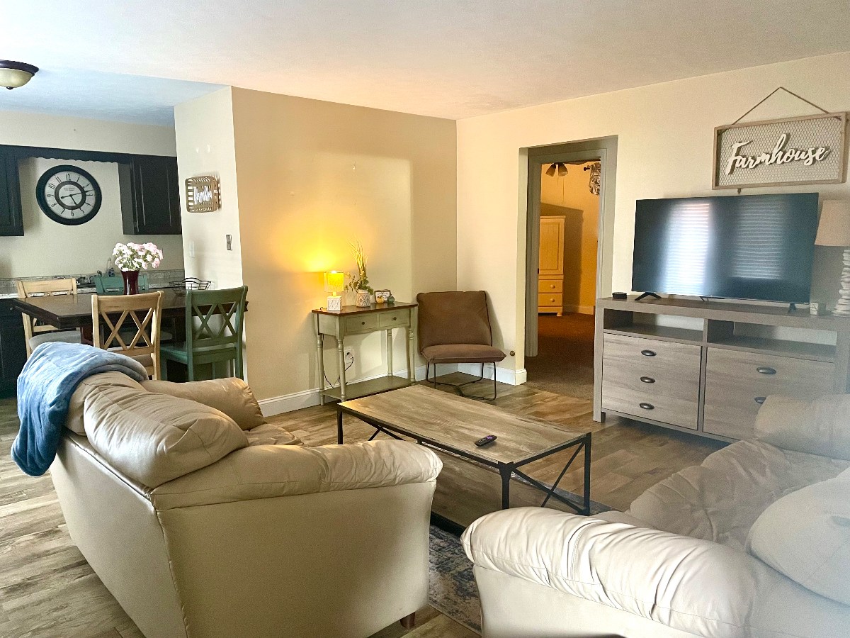 Cozy Condo - Photo 4