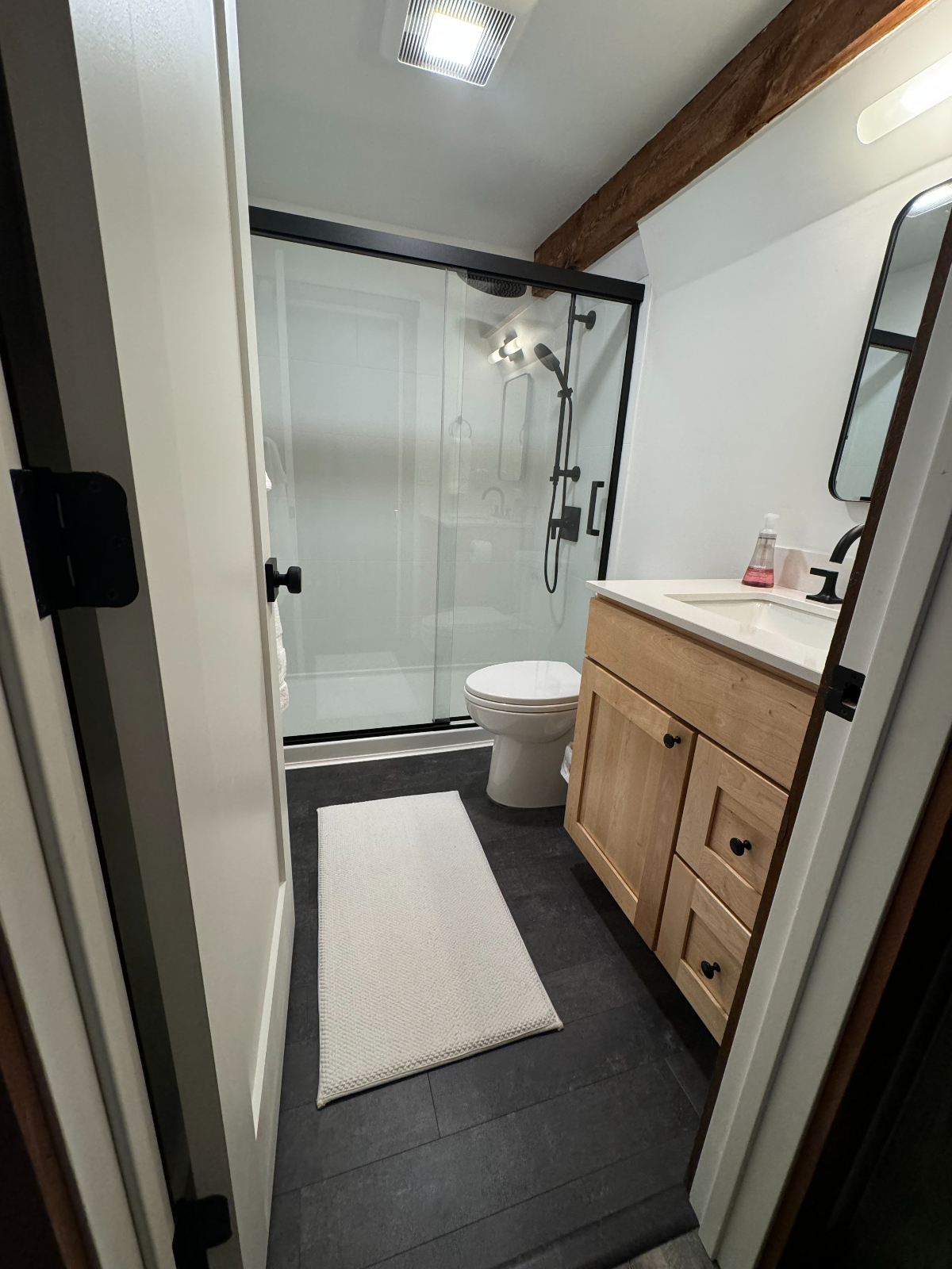 Furnished 1 Bedroom 1 Bathroom, all utilities included. (Available Late Summer/Fall 2025) - Photo 6