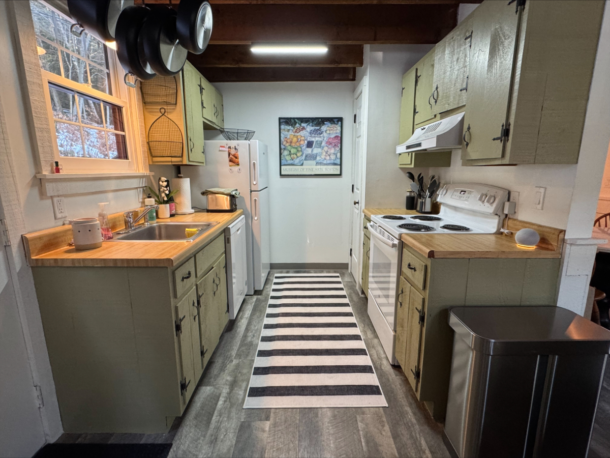 Furnished 1 Bedroom 1 Bathroom, all utilities included. (Available Late Summer/Fall 2025) - Photo 1