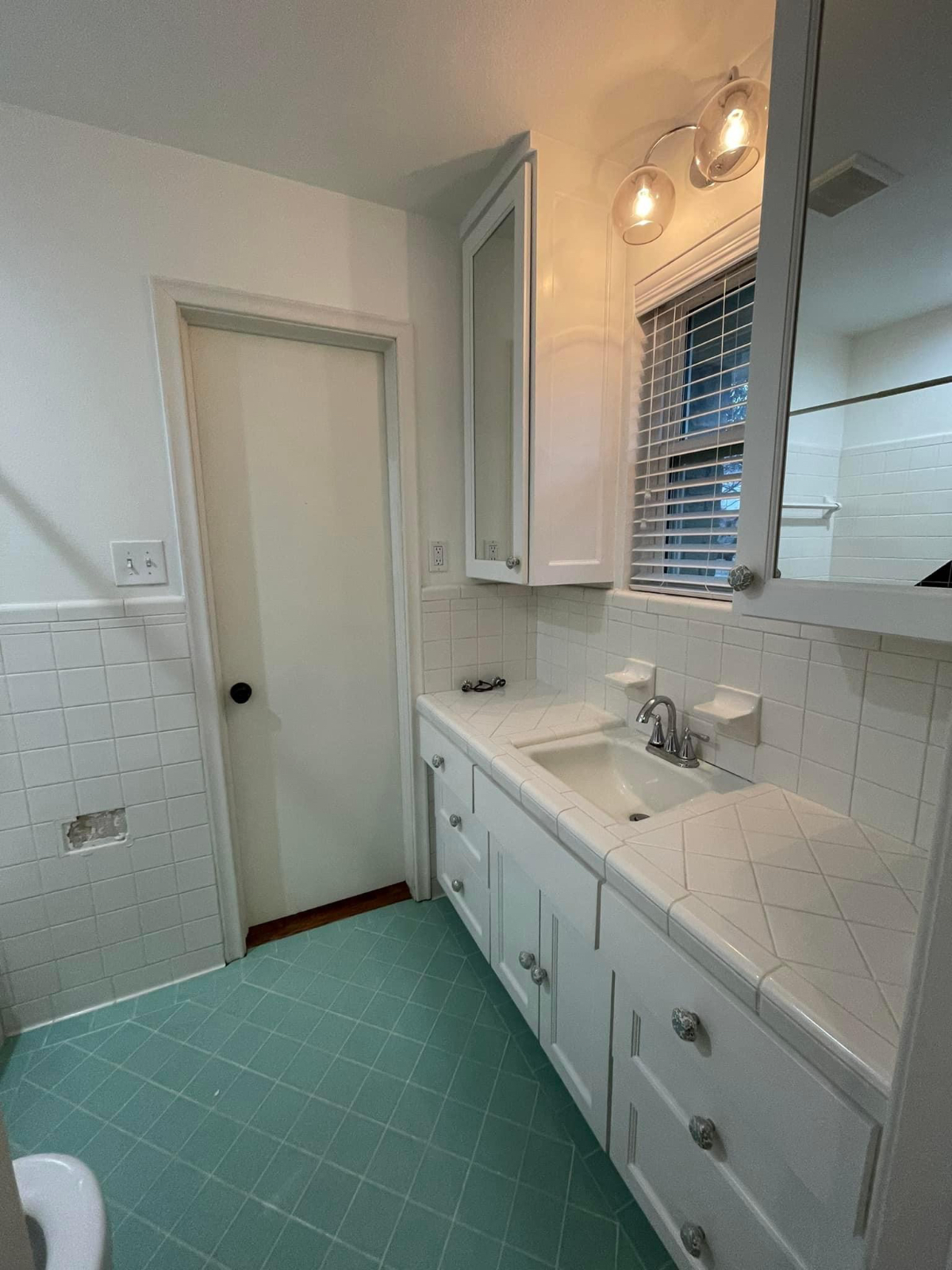 Bedroom with Attached Bath in East Dallas - Photo 3