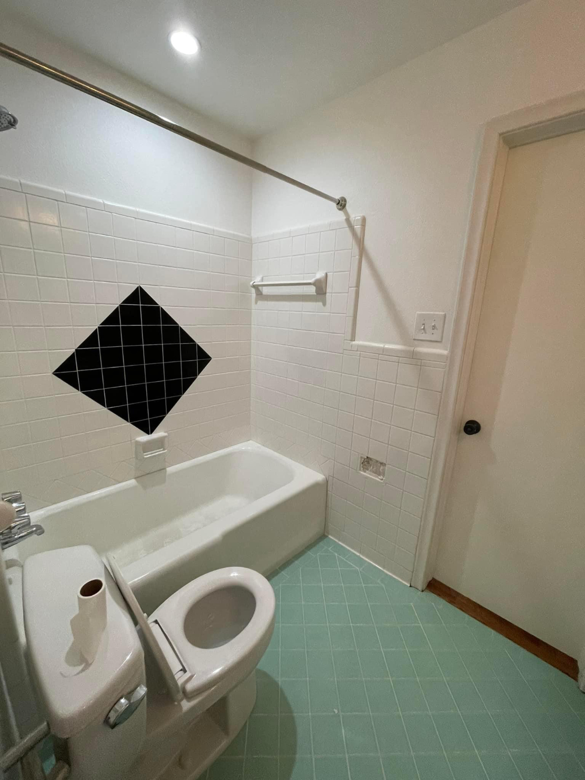 Bedroom with Attached Bath in East Dallas - Photo 5