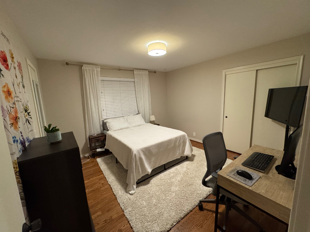 Bedroom with Attached Bath in East Dallas - Photo 11
