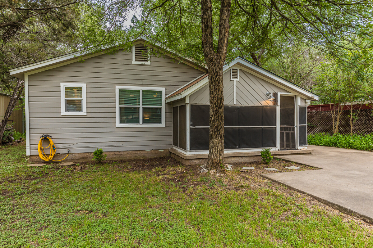 Lake Whitney Cozy and Close - Photo 1