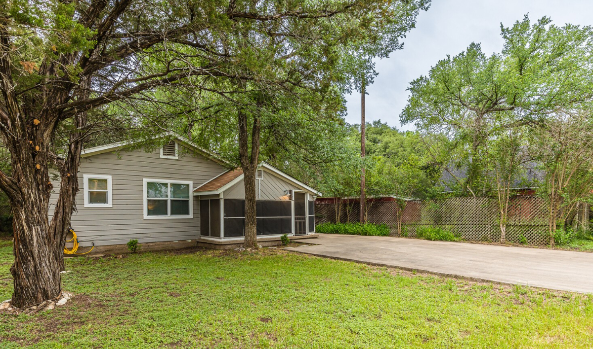 Lake Whitney Cozy and Close - Photo 11