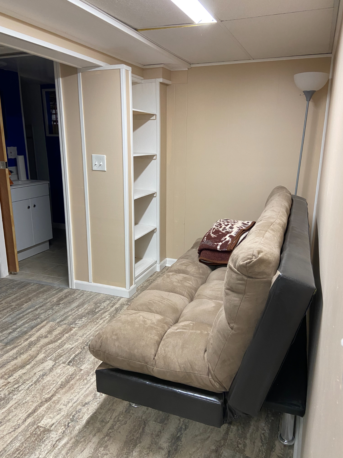 furnished basement apartment in a quiet western suburb of Syracuse - Photo 7