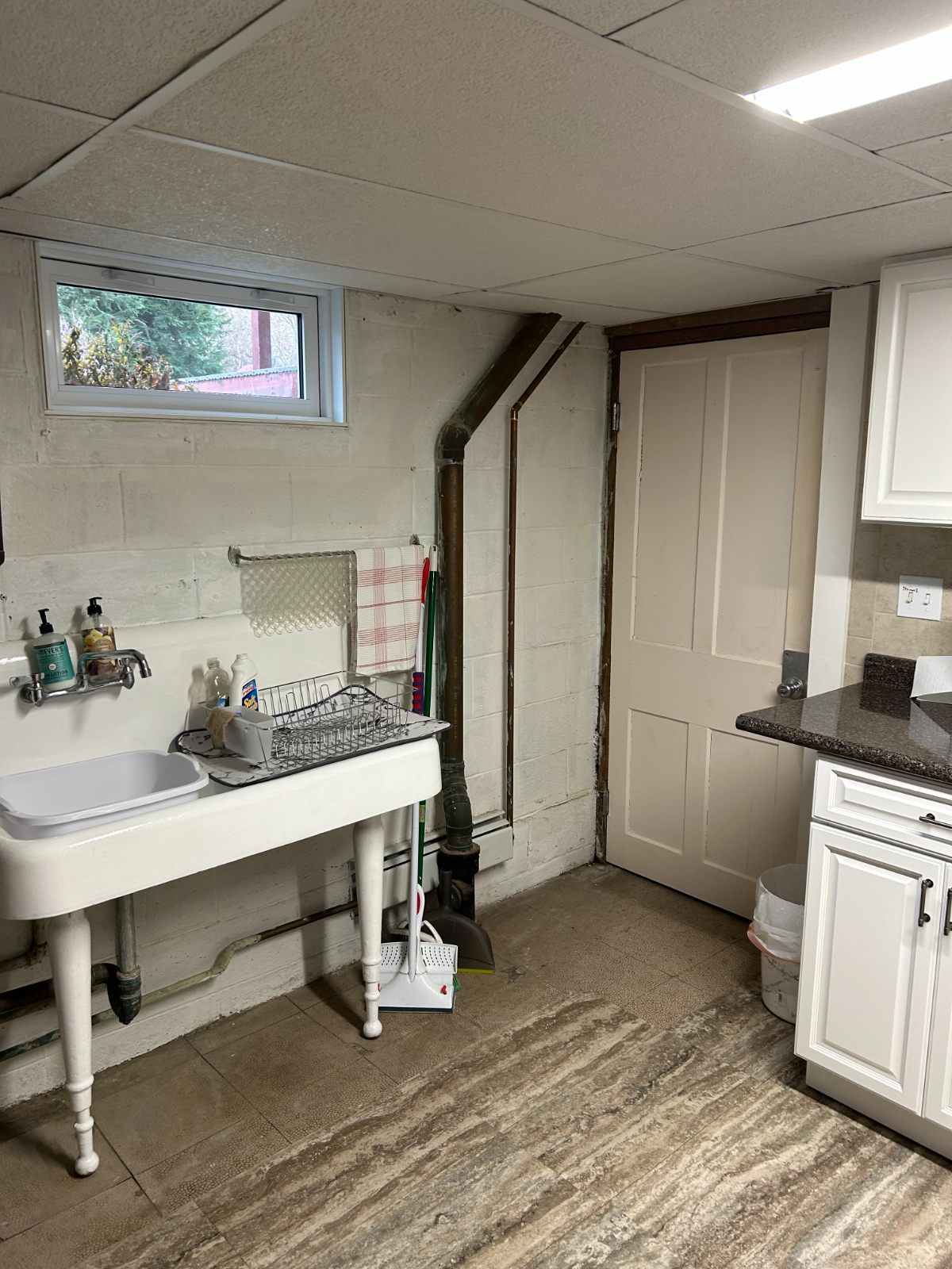 furnished basement apartment in a quiet western suburb of Syracuse - Photo 3