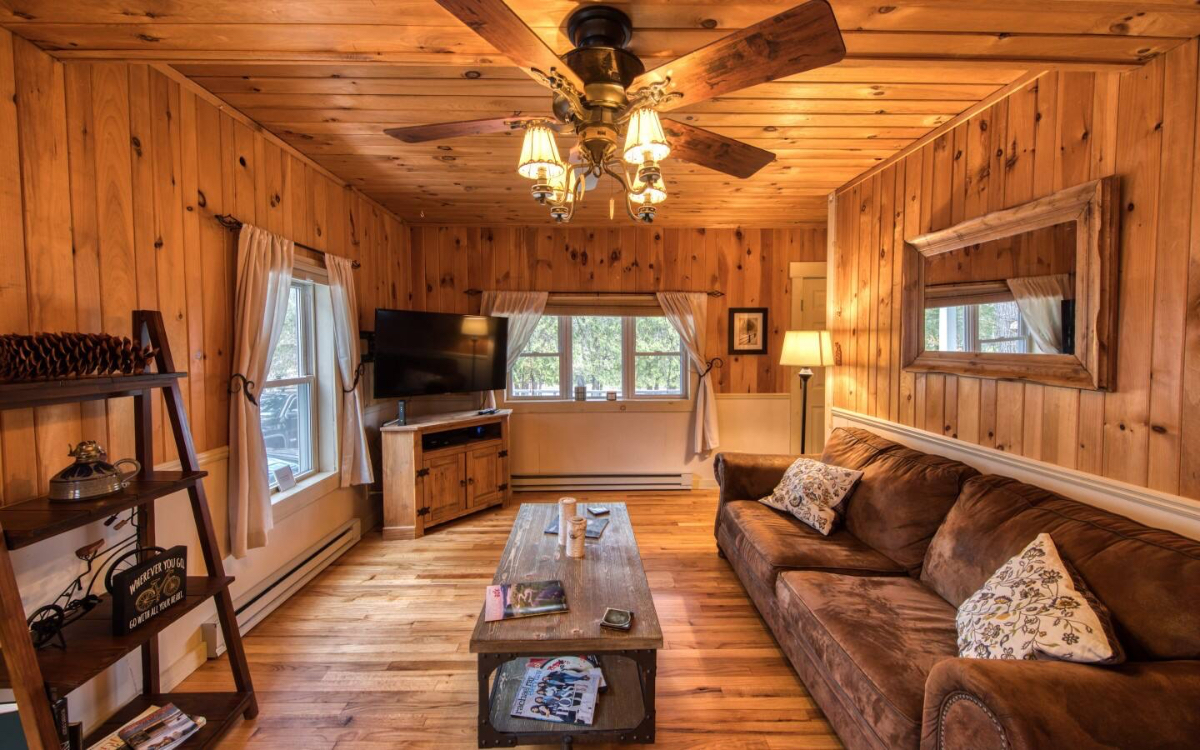 Country home w/character of the Adirondacks - Photo 6