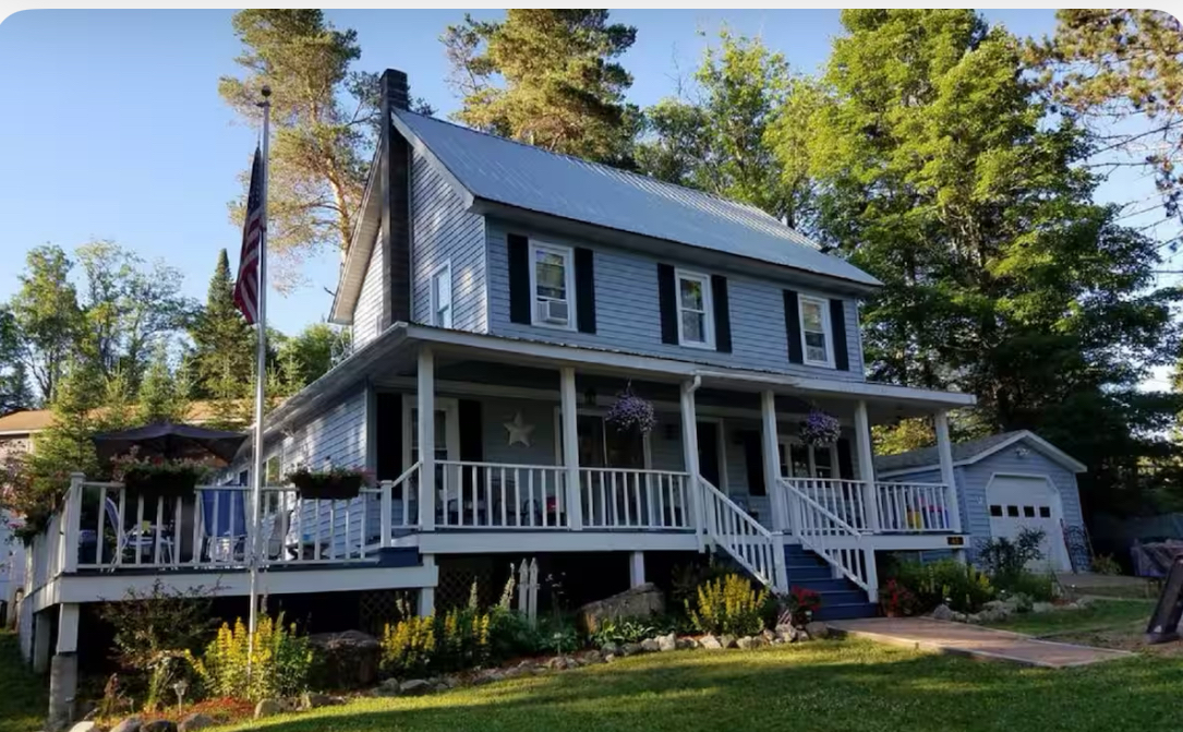 Country home w/character of the Adirondacks - Photo 2