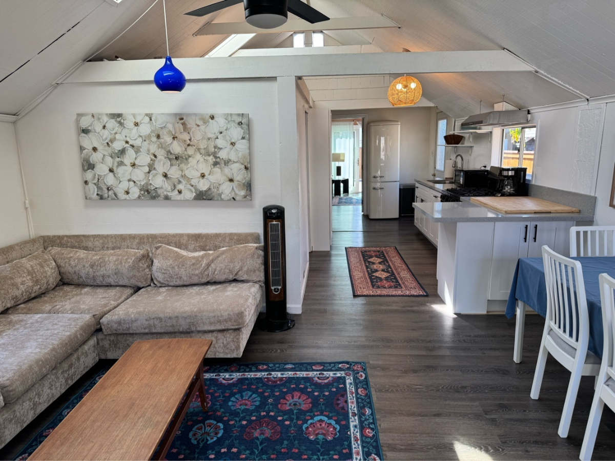 Beach Bungalow 3 blocks from the beach - Photo 4
