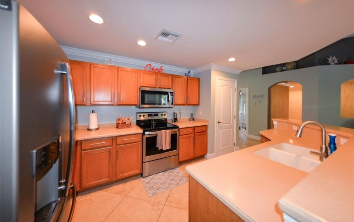 Comfortable Cape Coral House for Rent - Photo 3