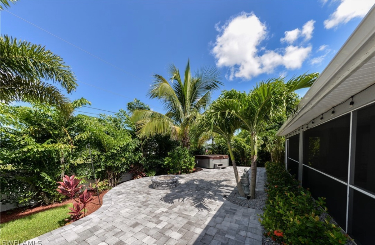Comfortable Cape Coral House for Rent - Photo 11
