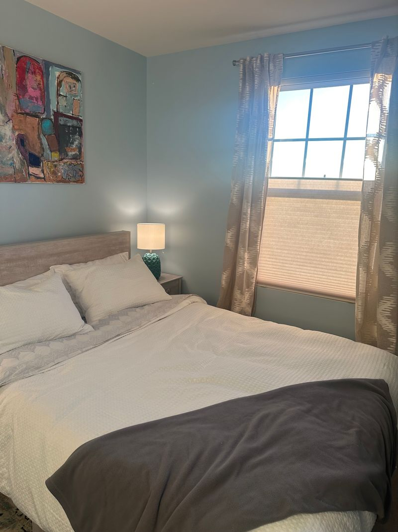 Bright Private Room - 5 min to Jefferson Medical Center - Ideal for Travel Nurses - All-Inclusive - Photo 2