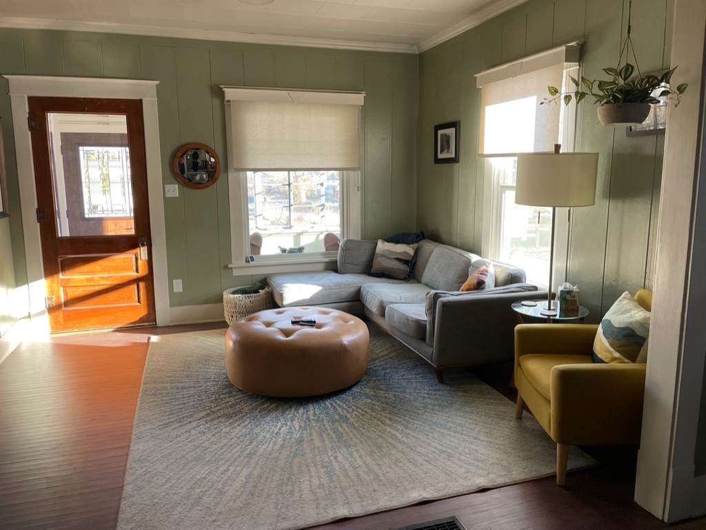 Cute house in town next to city park and walking distance to main street and hospital - Photo 8