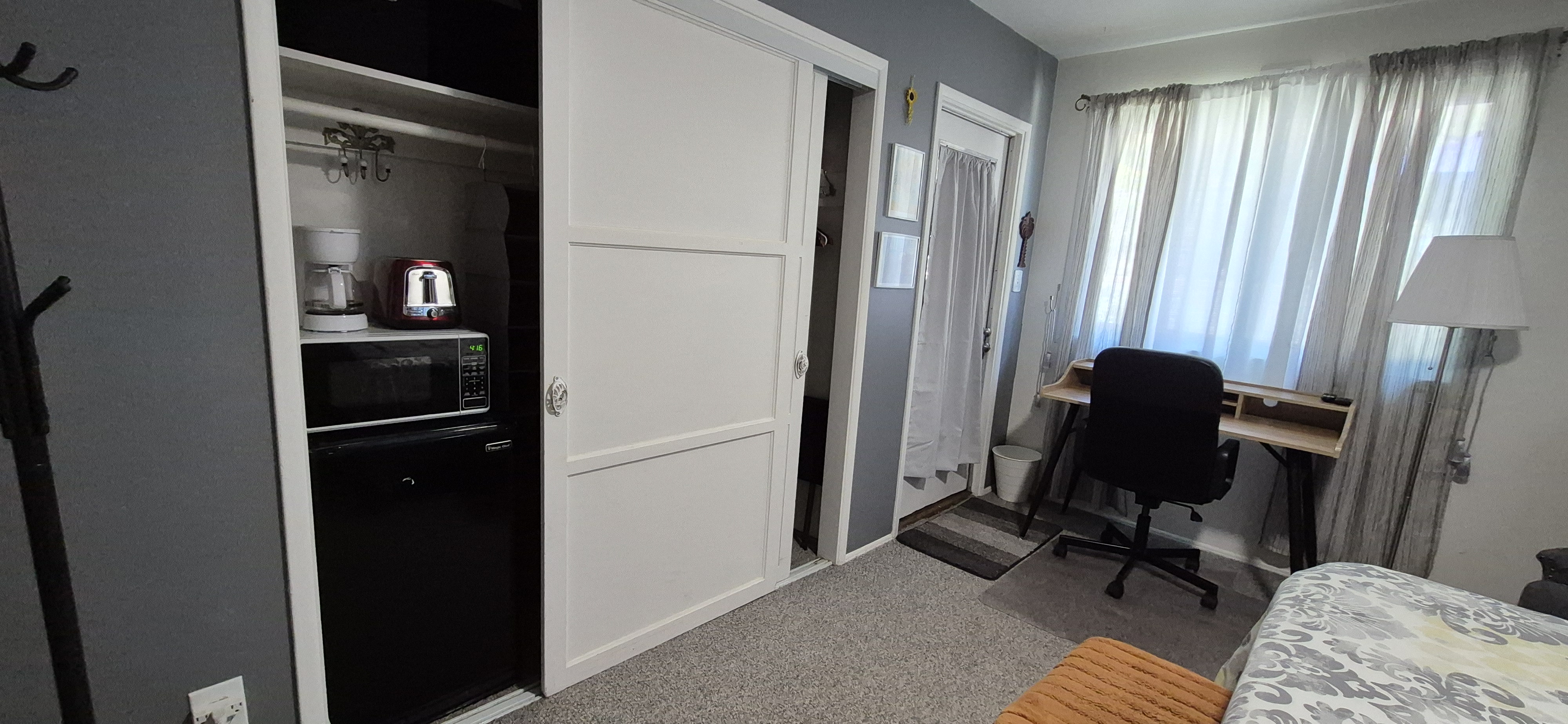 Master Suite w/ Private Bath & Separate Entrance - 15'x17', furnished w/ bed, dresser, & table/desk - Photo 3