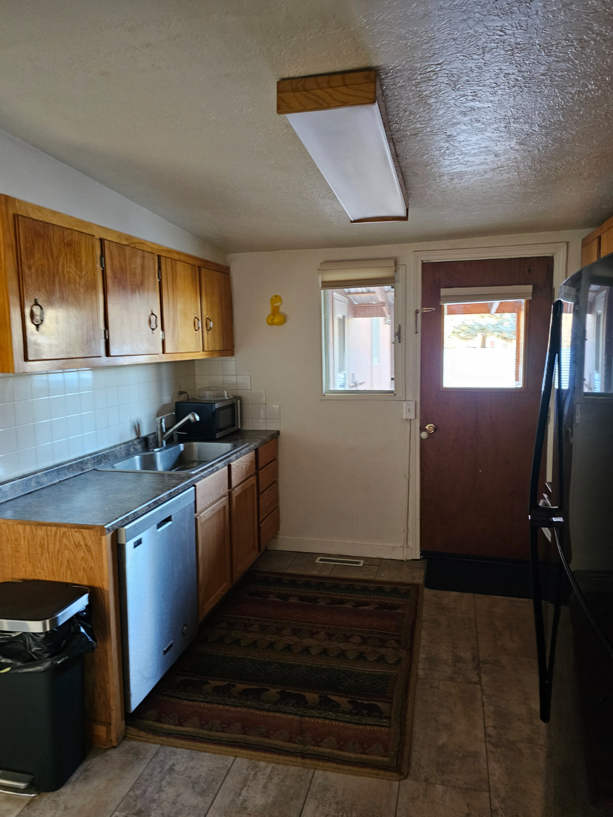 Main House - Photo 8