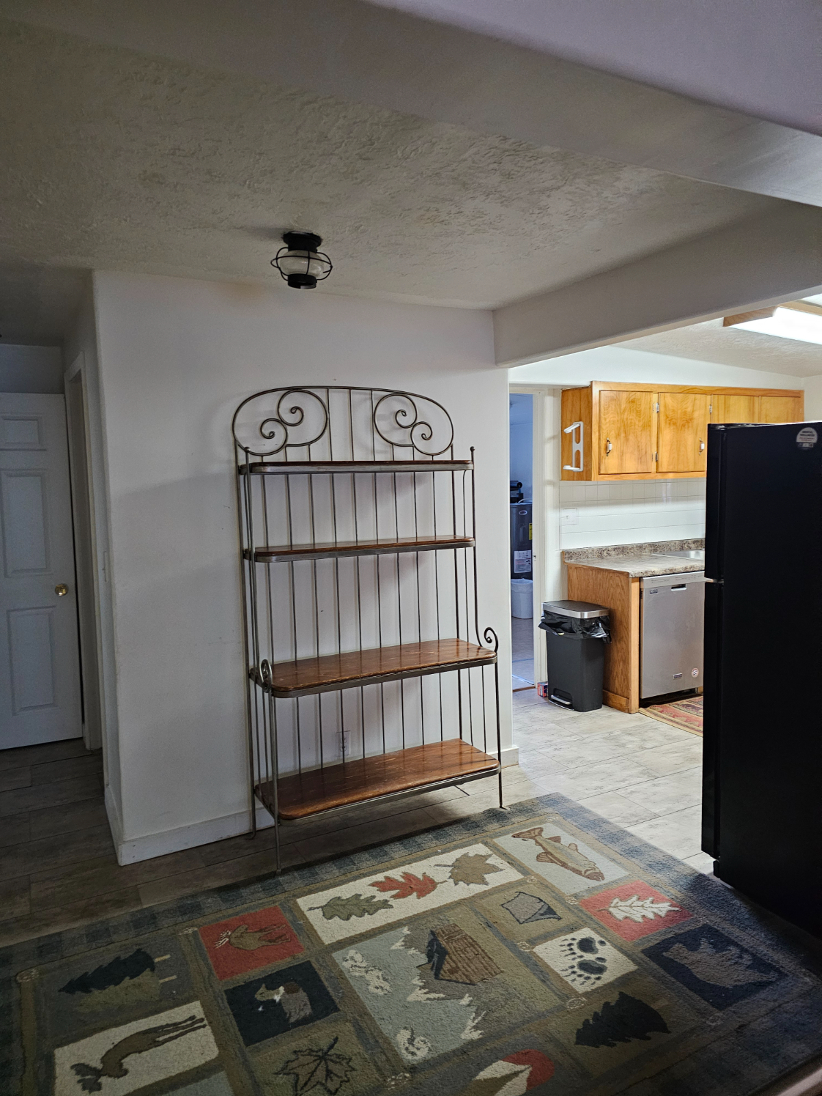 Main House - Photo 7