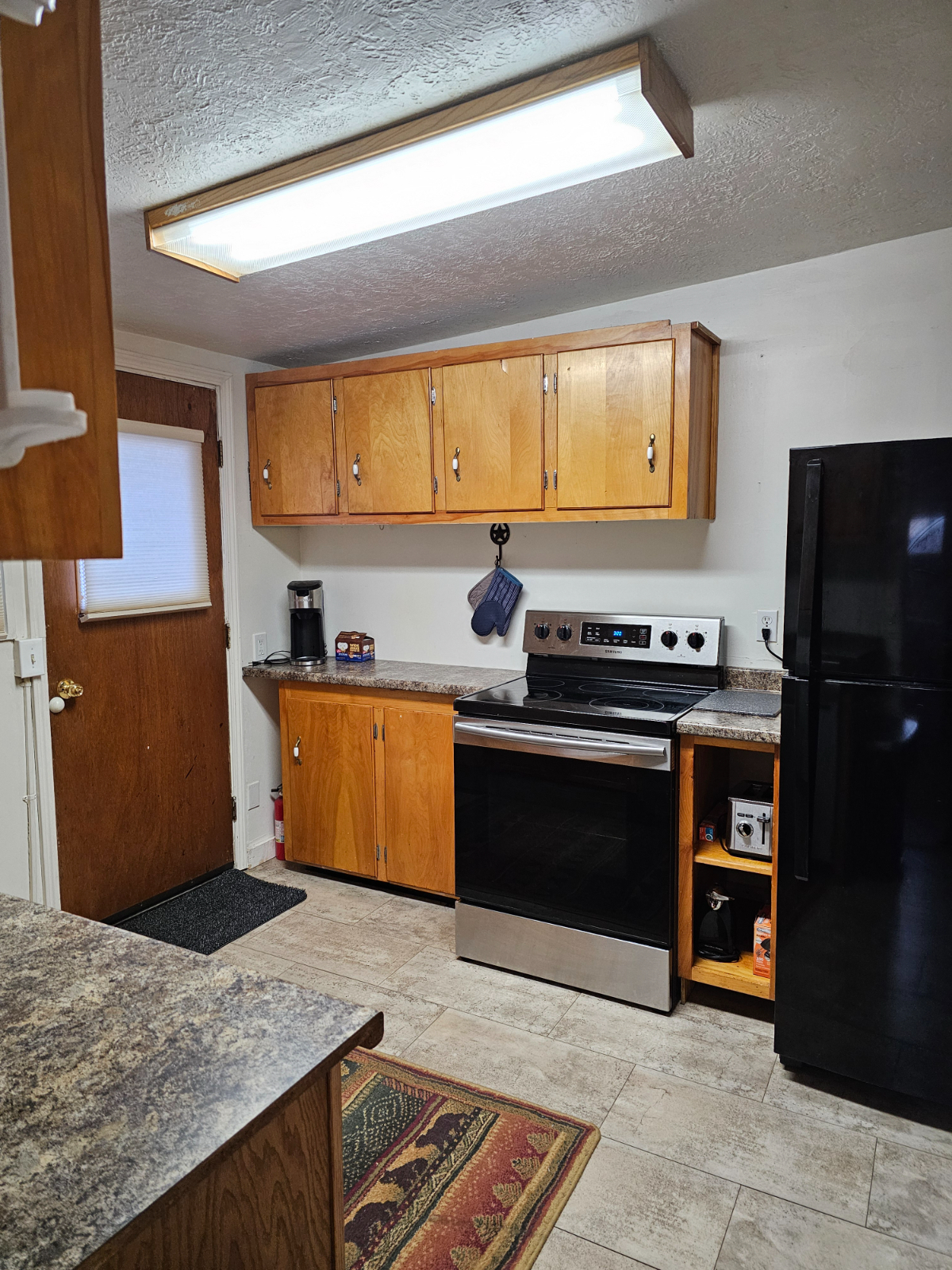 Main House - Photo 9