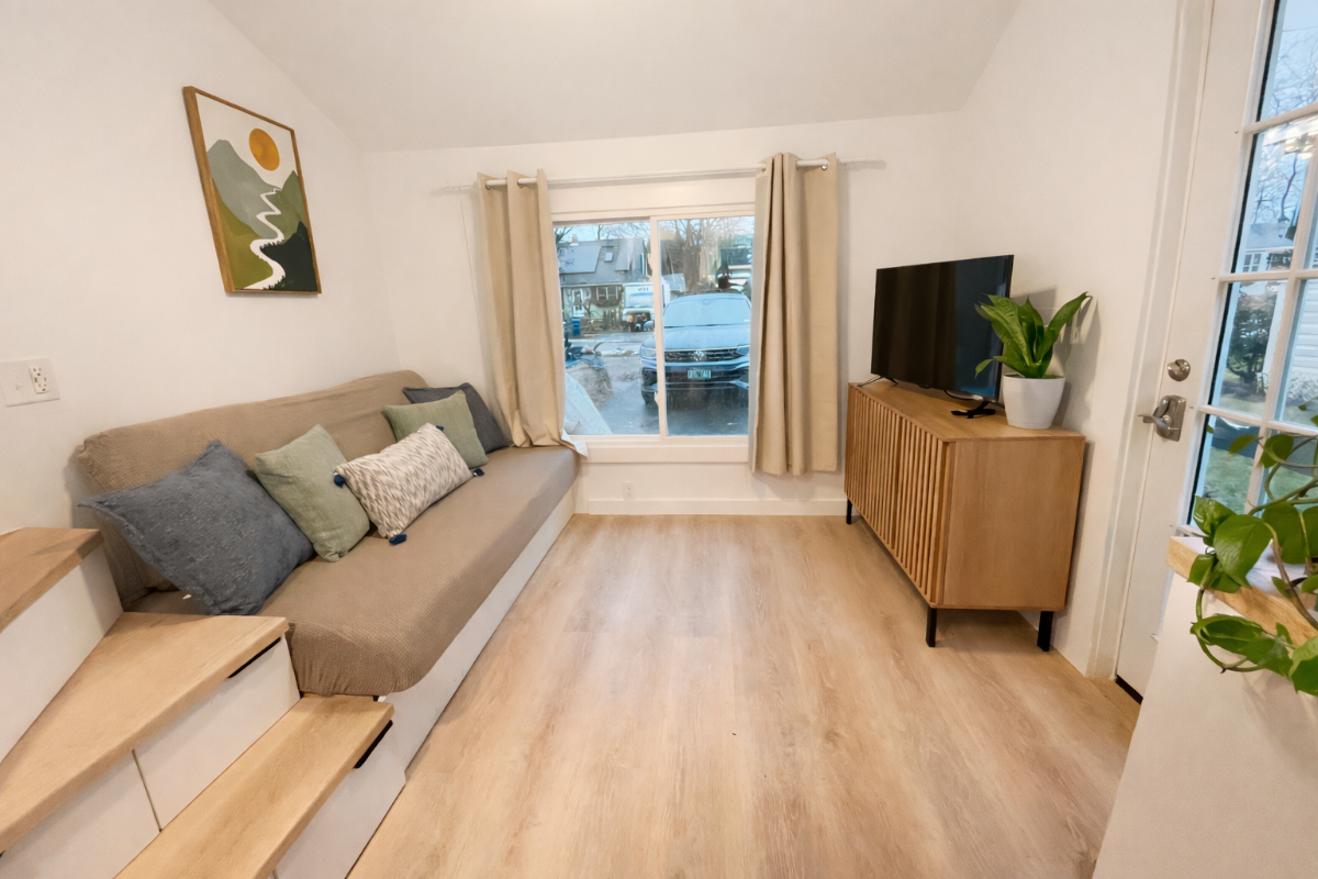 Fully Furnished Compact Apartment - Photo 7