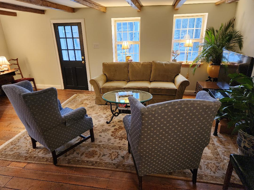 Shared living environment offering 2 fully furnished private Rooms & Private Bathroom Suite on 2nd f - Photo 8