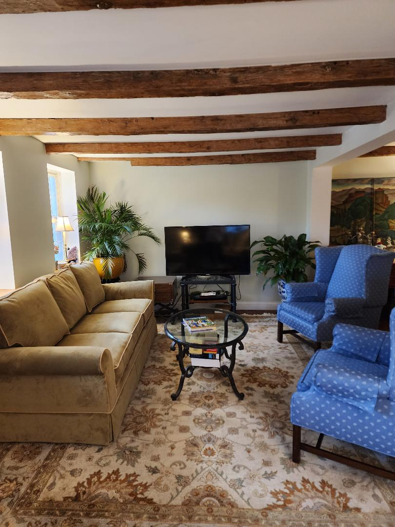 Shared living environment offering 2 fully furnished private Rooms & Private Bathroom Suite on 2nd f - Photo 9