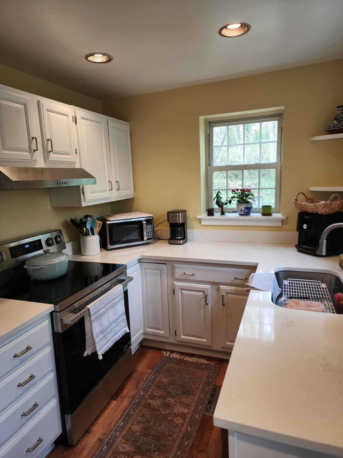 Shared living environment offering 2 fully furnished private Rooms & Private Bathroom Suite on 2nd f - Photo 11