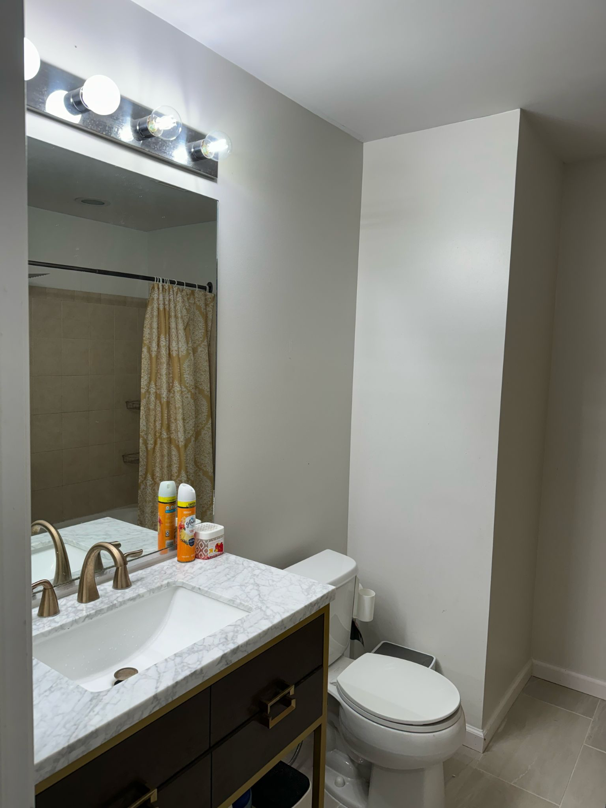 Fully furnished room in a beautiful townhouse in Hudson Valley - Photo 9