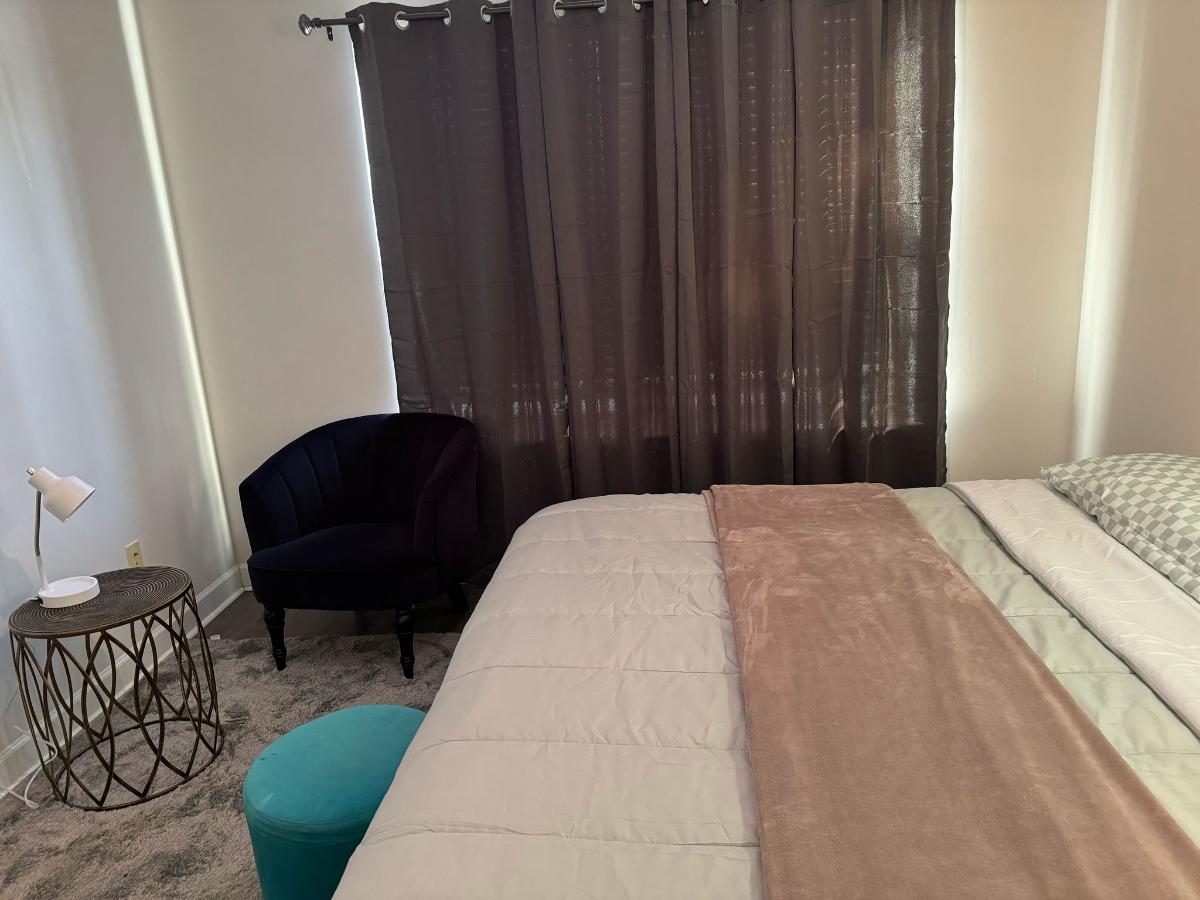 Fully furnished room in a beautiful townhouse in Hudson Valley - Photo 5