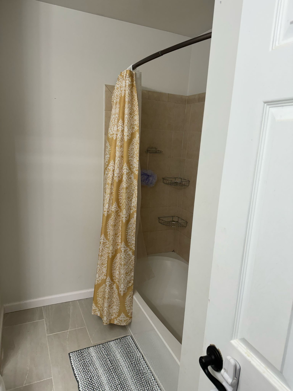 Fully furnished room in a beautiful townhouse in Hudson Valley - Photo 8