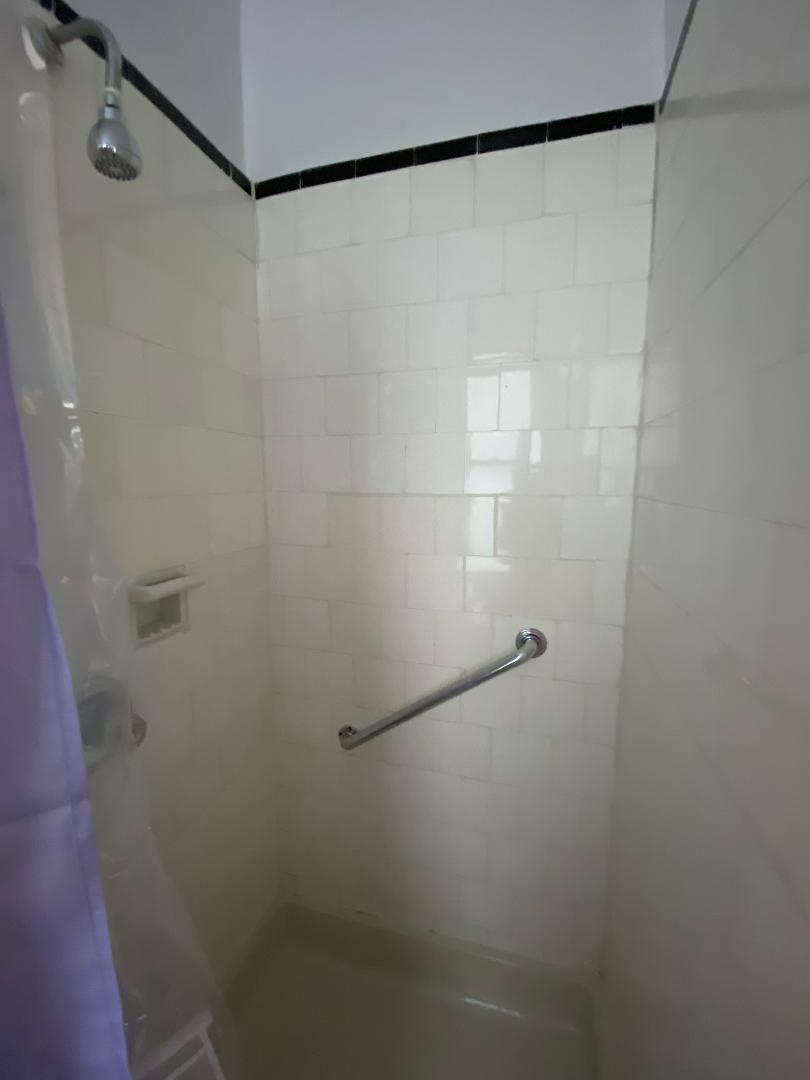 Room with Private Bathroom for Rent Upper West Side (Low 90's) - Photo 4