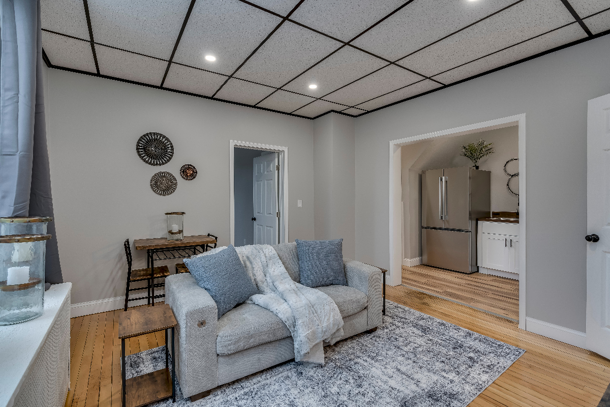 Cozy & New 2BR Across from Samaritan - Photo 1