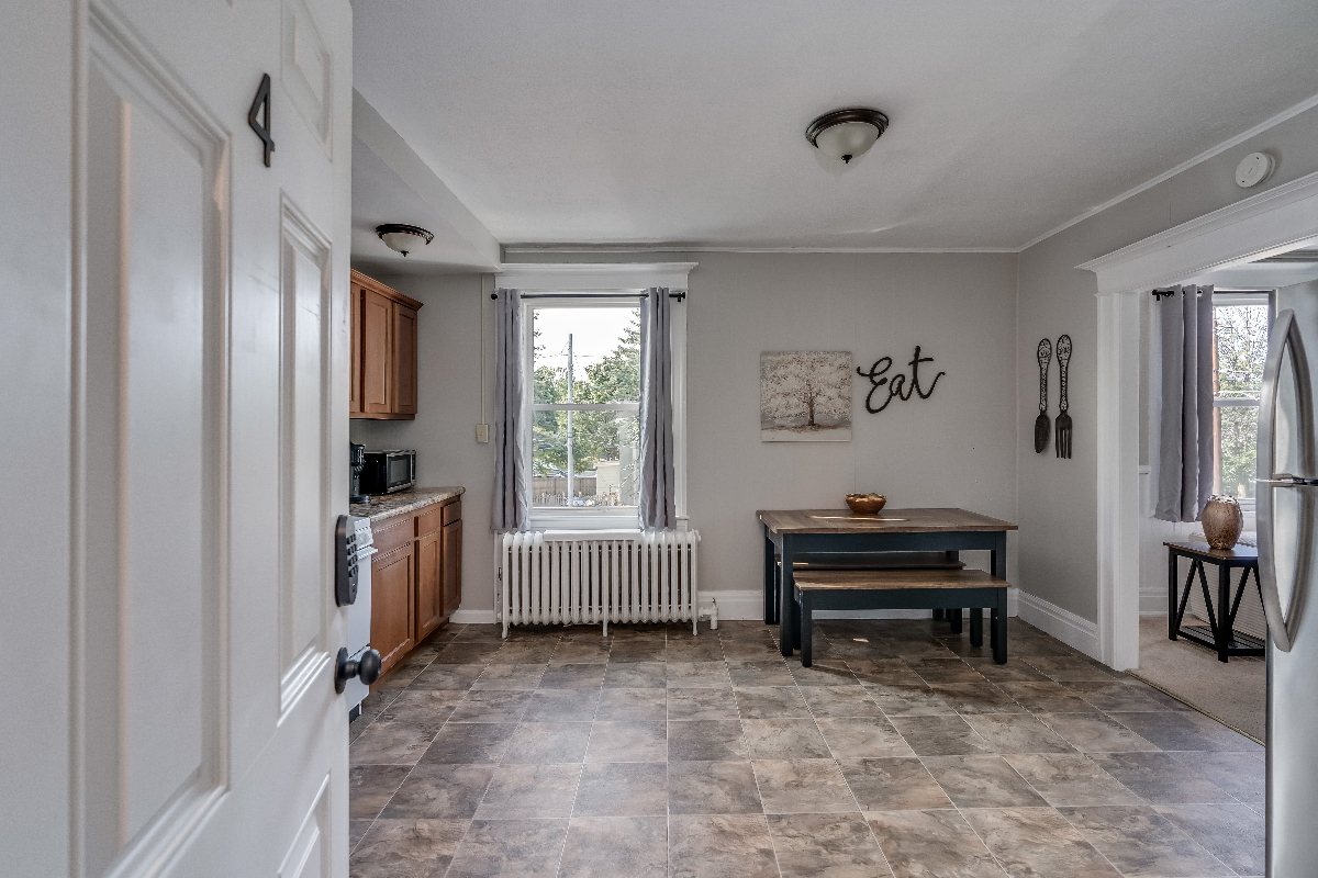 Cozy & New 2BR Across from Samaritan - Photo 1