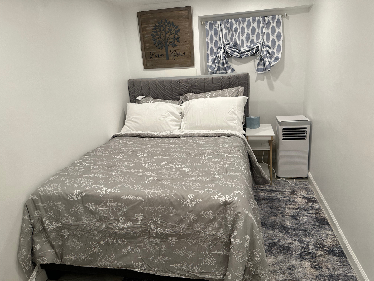 Cozy 1 Bedroom Apartment that sleeps 2 - Photo 4