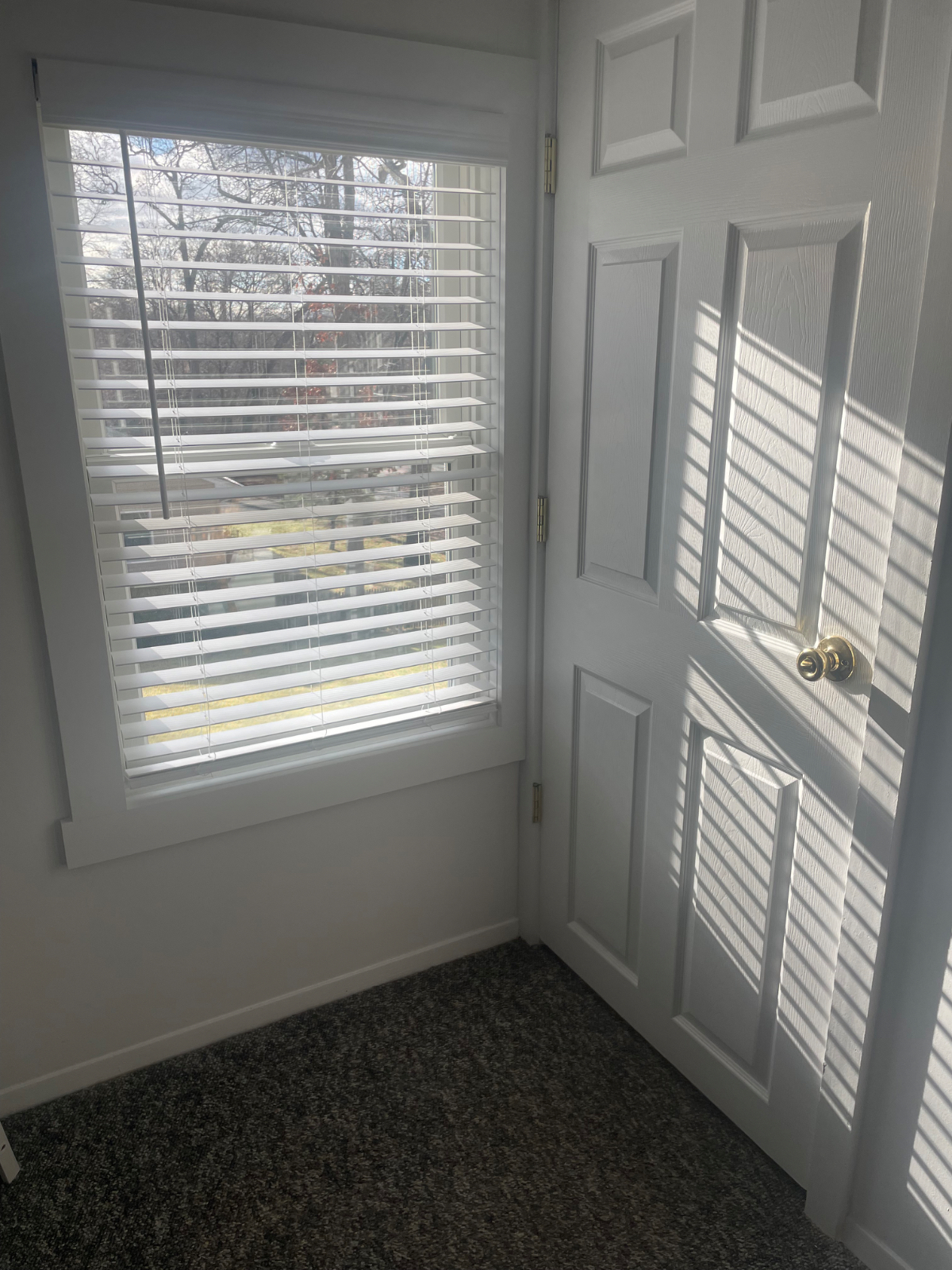 Private, cozy, 1 bedroom, 2nd floor  apartment - Photo 4