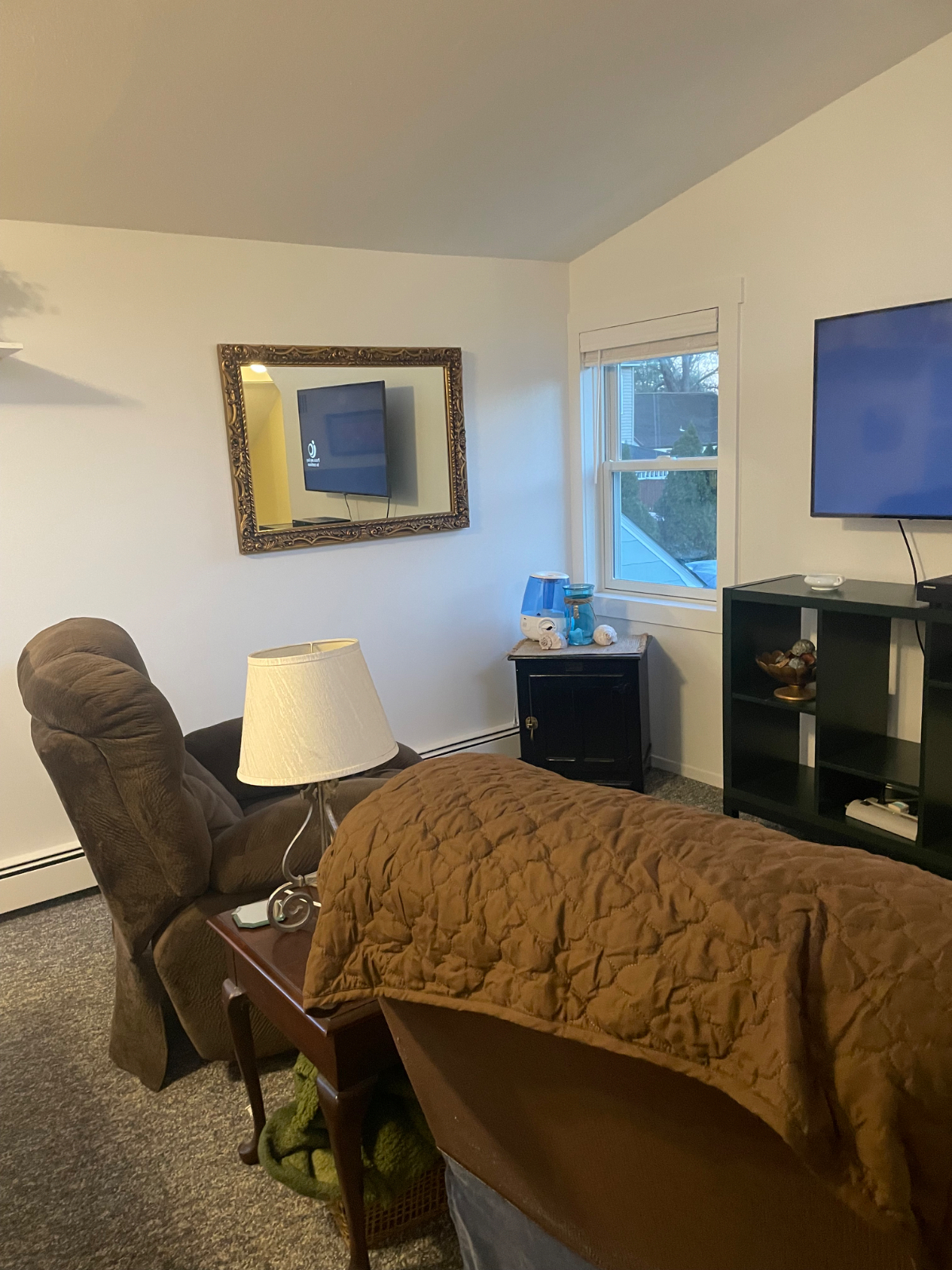 Private, cozy, 1 bedroom, 2nd floor  apartment - Photo 6