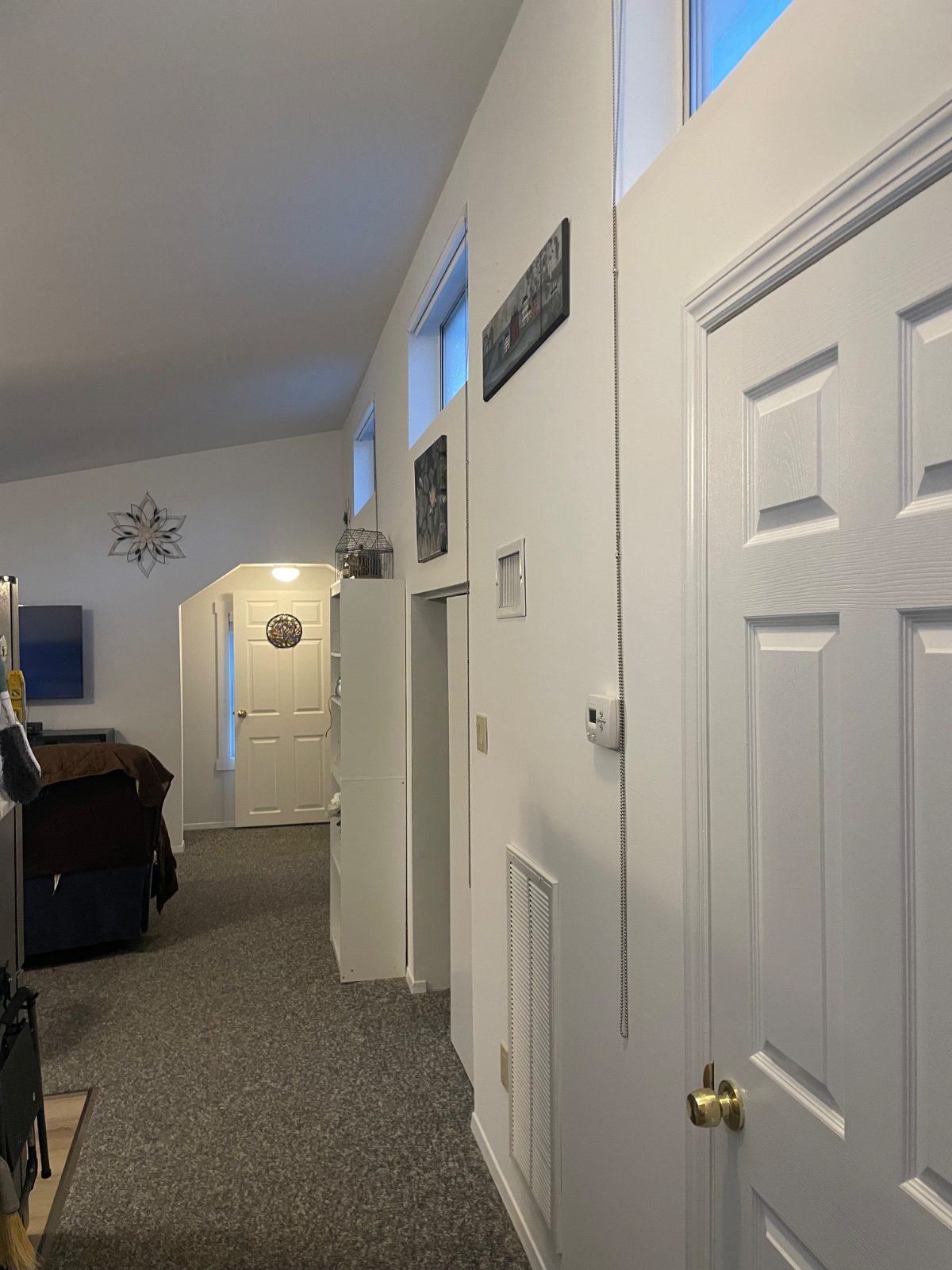 Private, cozy, 1 bedroom, 2nd floor  apartment - Photo 8