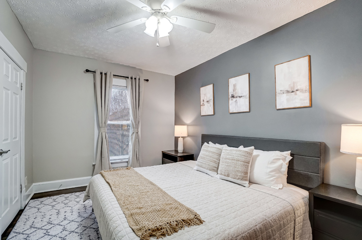 10 min to downtown, King Room with TV, Quiet