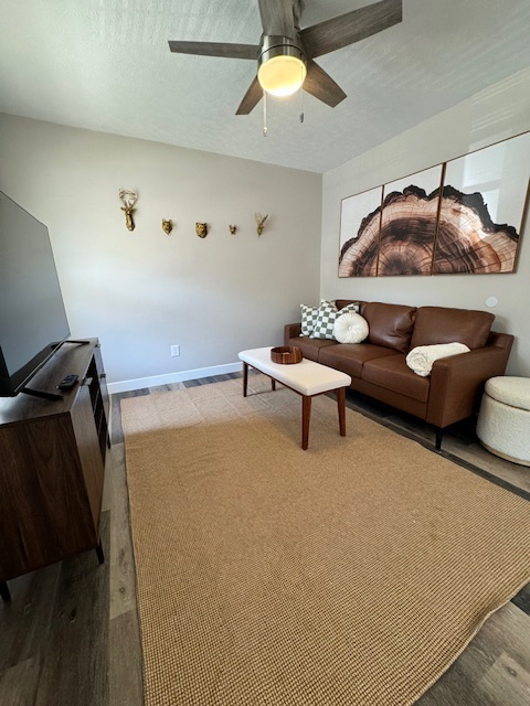 Sal's Hideaway - Photo 2