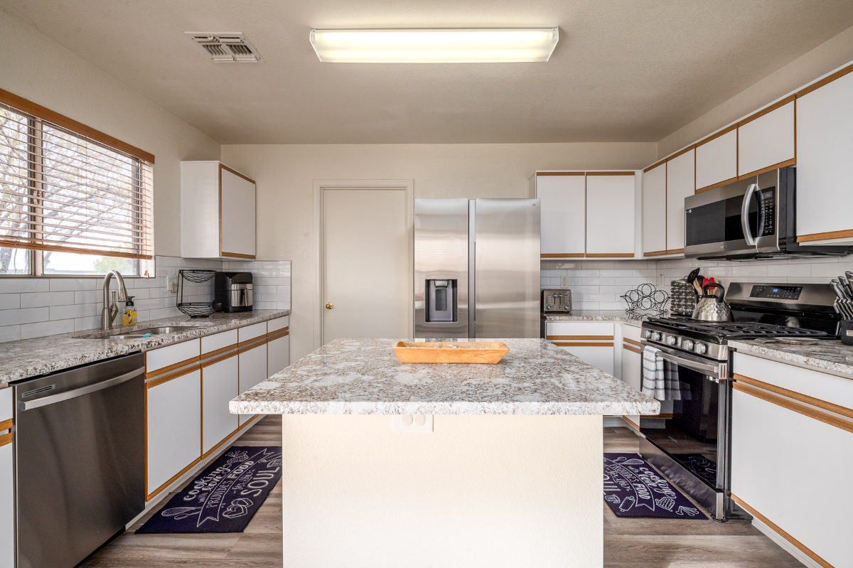 East Tucson updated 3 bedroom 2 bath - Photo 8