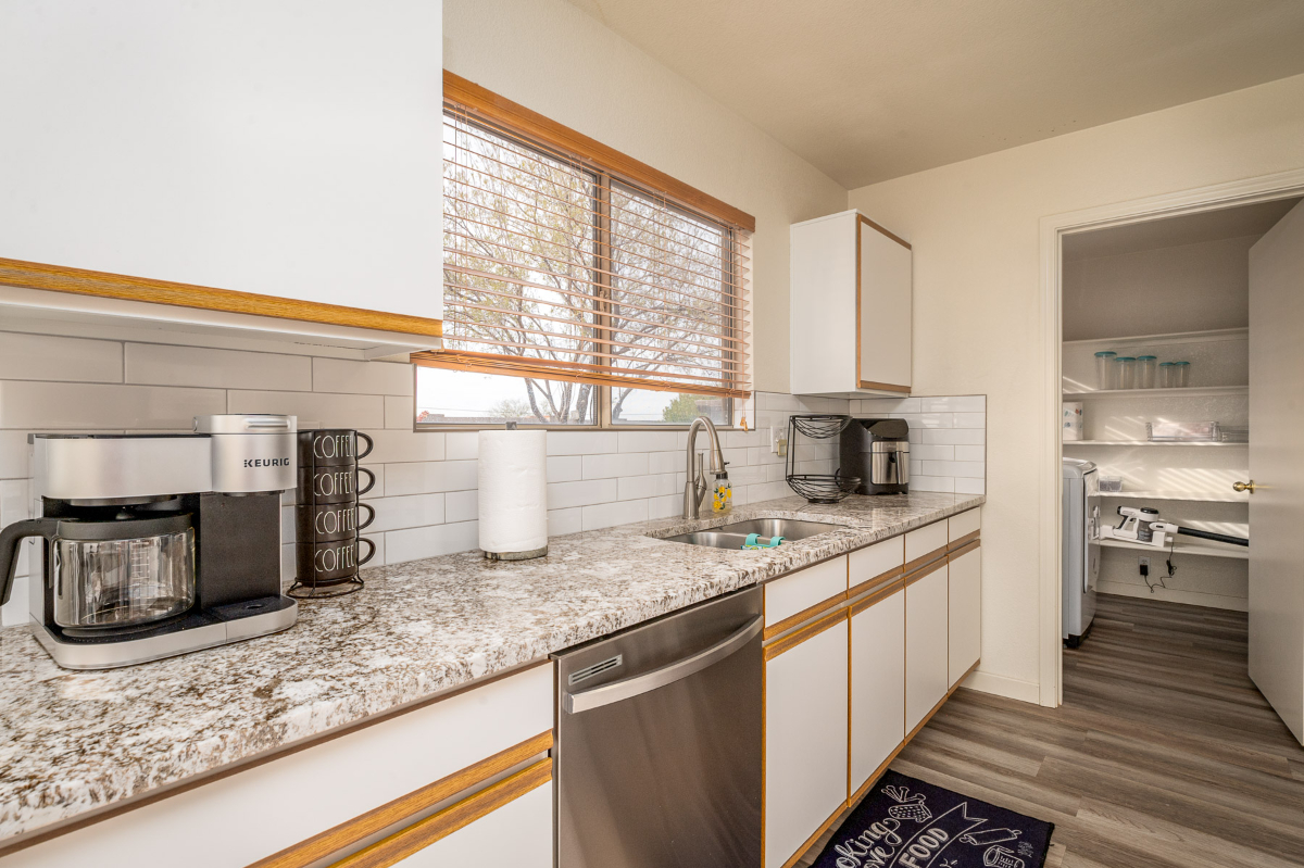 East Tucson updated 3 bedroom 2 bath - Photo 6