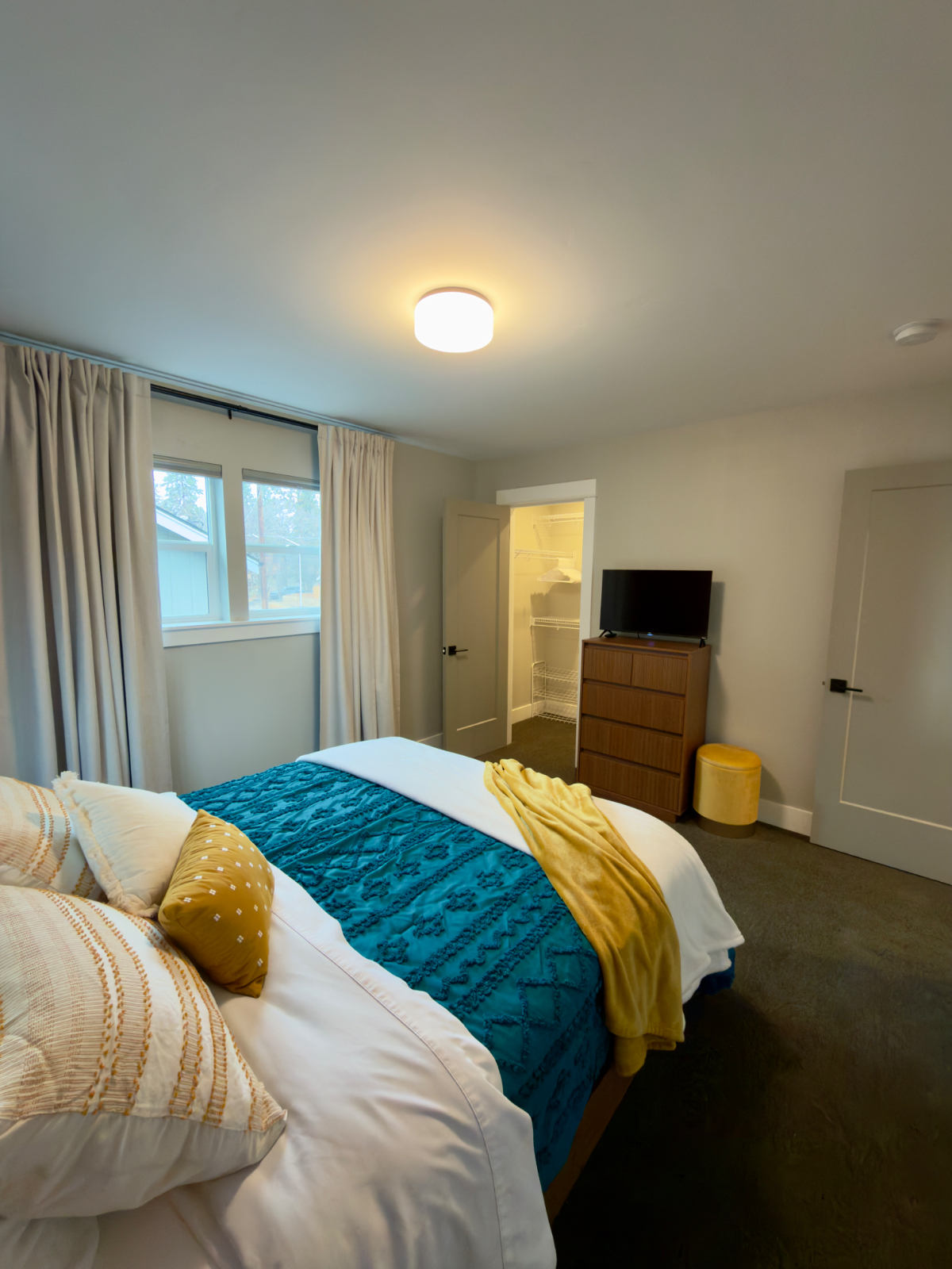 Prime Westside Location- Private Room & Bath - Photo 3