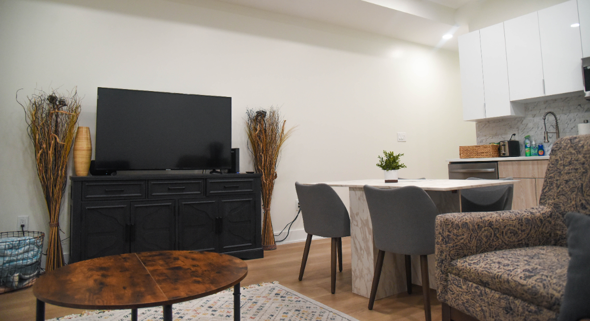 Chic Condo in Vibrant Columbia Heights - Photo 3