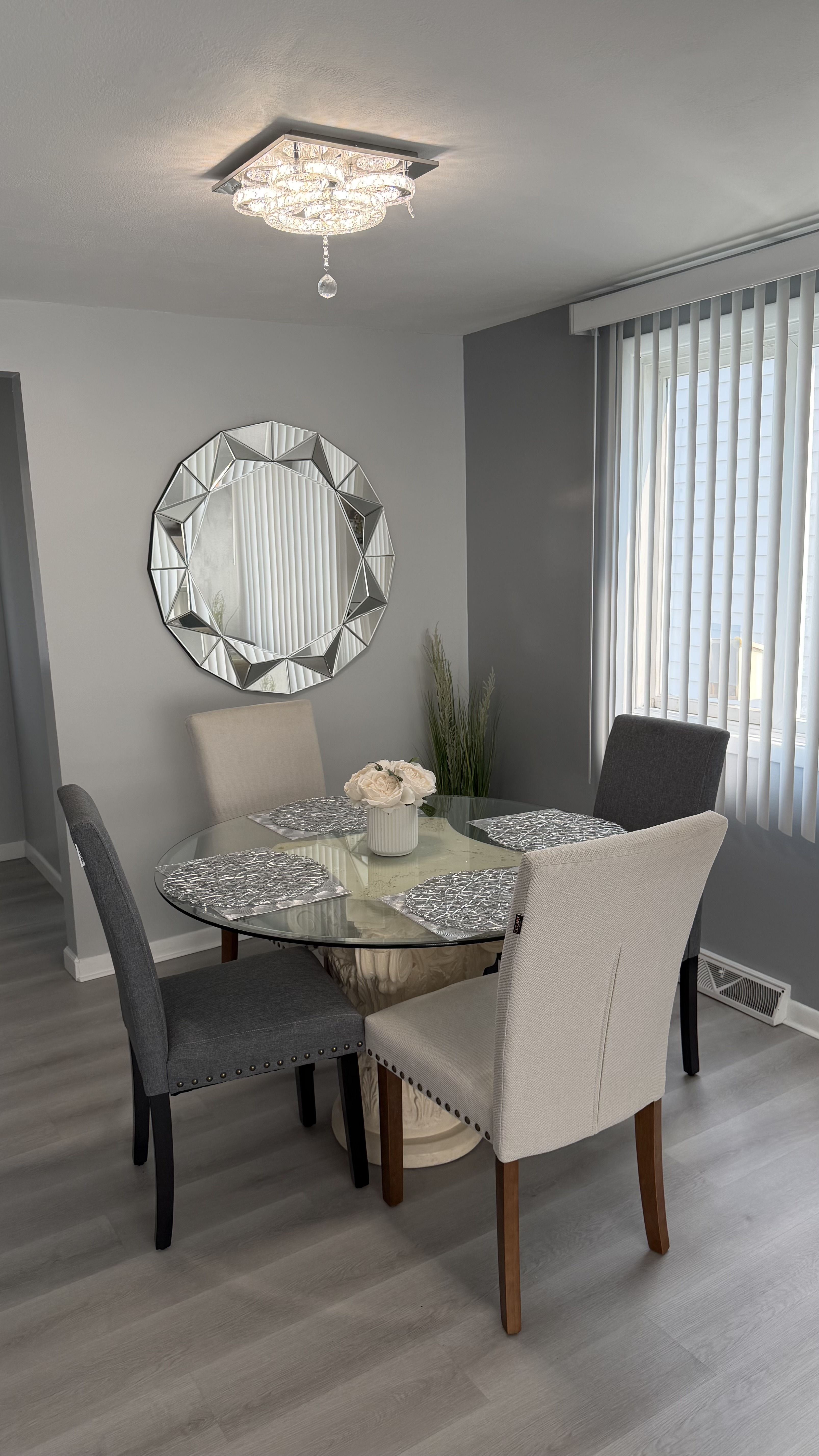 Spacious 2BR Apartment with Modern Amenities - Perfectly Positioned Near Airport and Shopping - Photo 4
