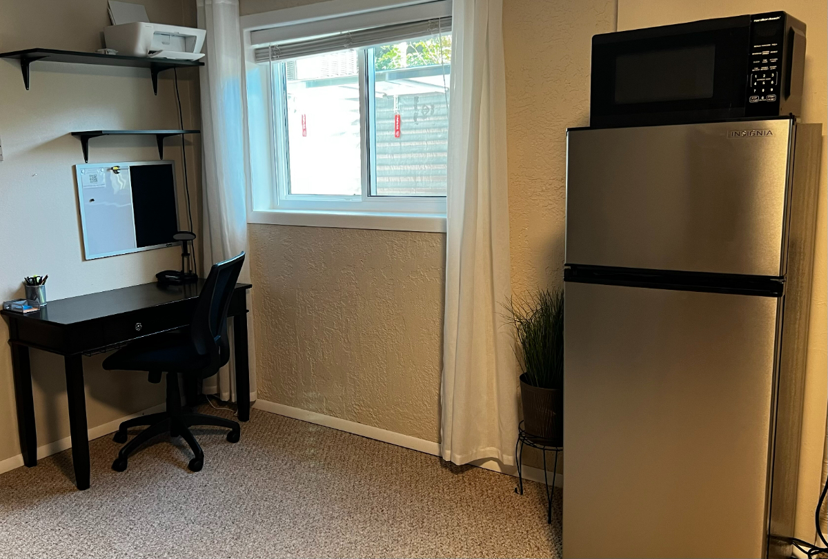Spacious Private Suite w/Dedicated Parking Near Powers - Photo 4