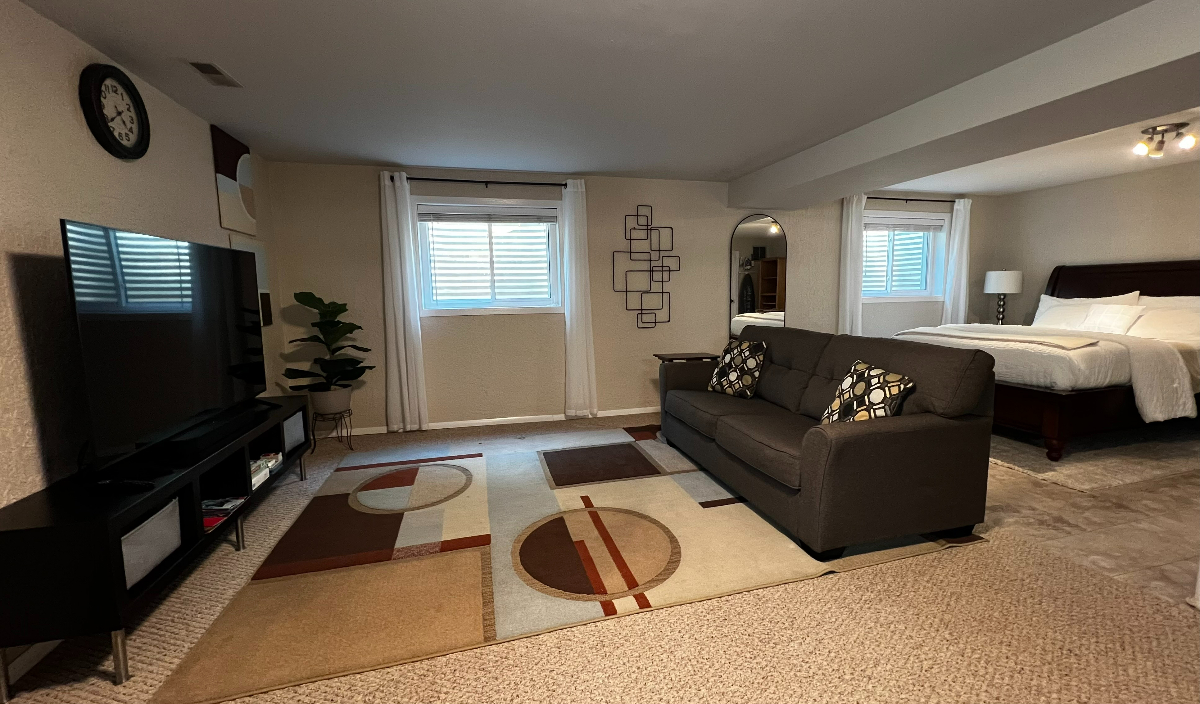 Spacious Private Suite w/Dedicated Parking Near Powers - Photo 3