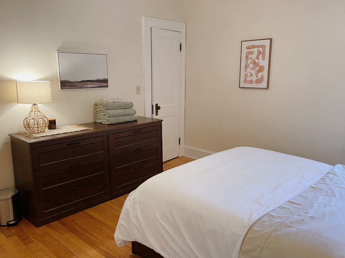 Quiet Two Bedroom in Burlington's South End - Photo 11