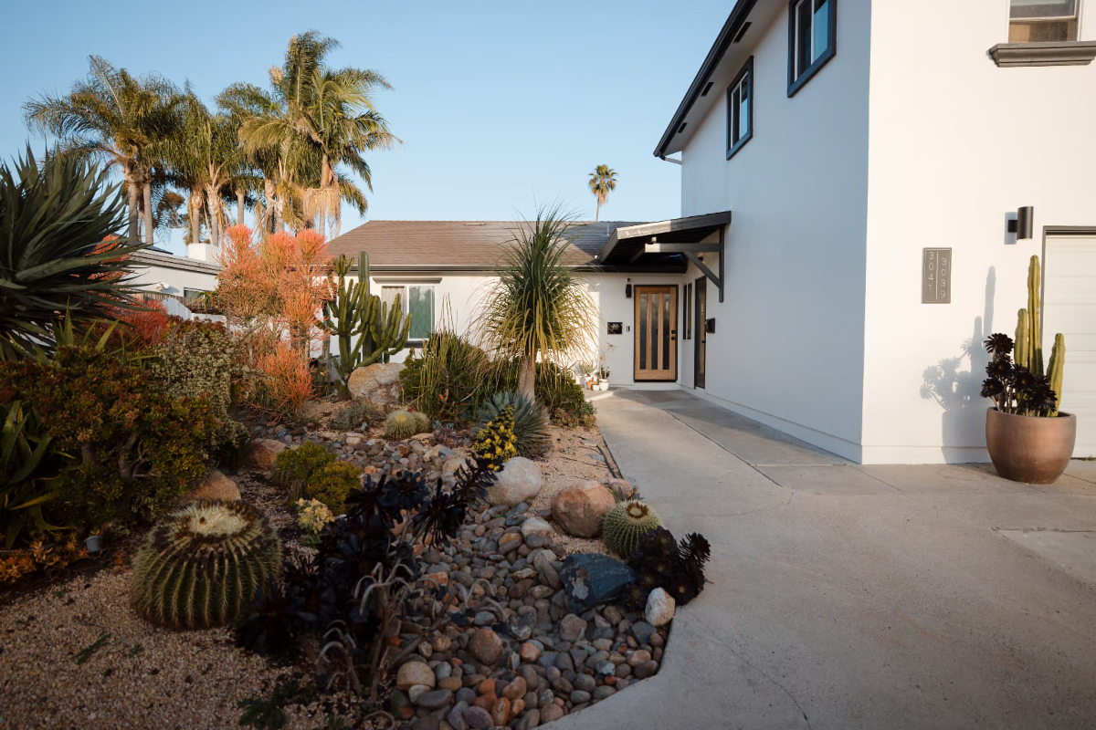 Quiet, 450sqft Studio w/ full bath (walk in shower/free standing tub), & full kitchen - Photo 1