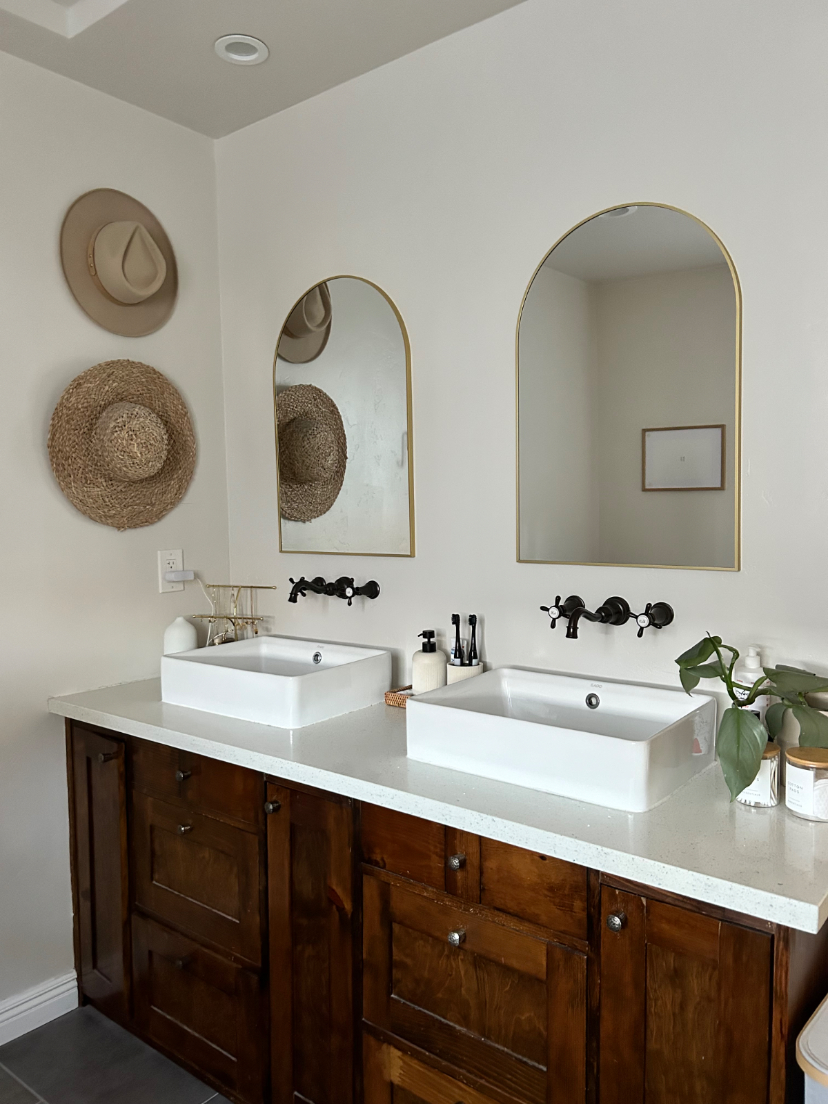 Quiet, 450sqft Studio w/ full bath (walk in shower/free standing tub), & full kitchen - Photo 2